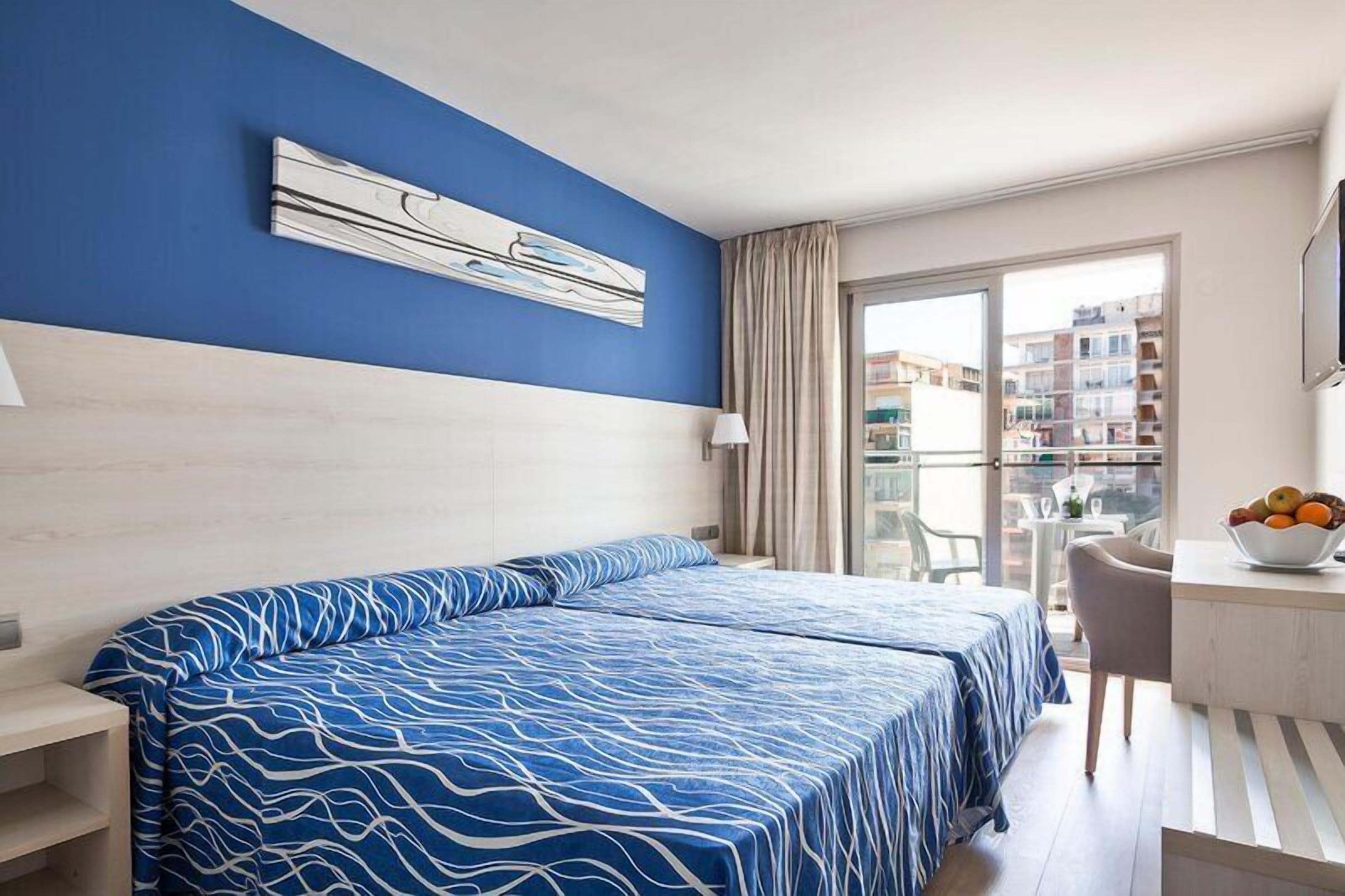 Coffres-forts dans les chambres, bureau, Wi-Fi gratuit, draps fournis