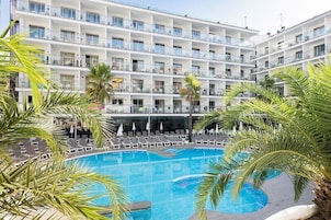 Outdoor pool, pool umbrellas, pool loungers