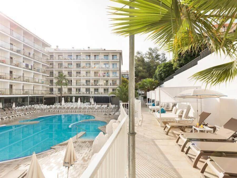 Outdoor pool, pool umbrellas, pool loungers