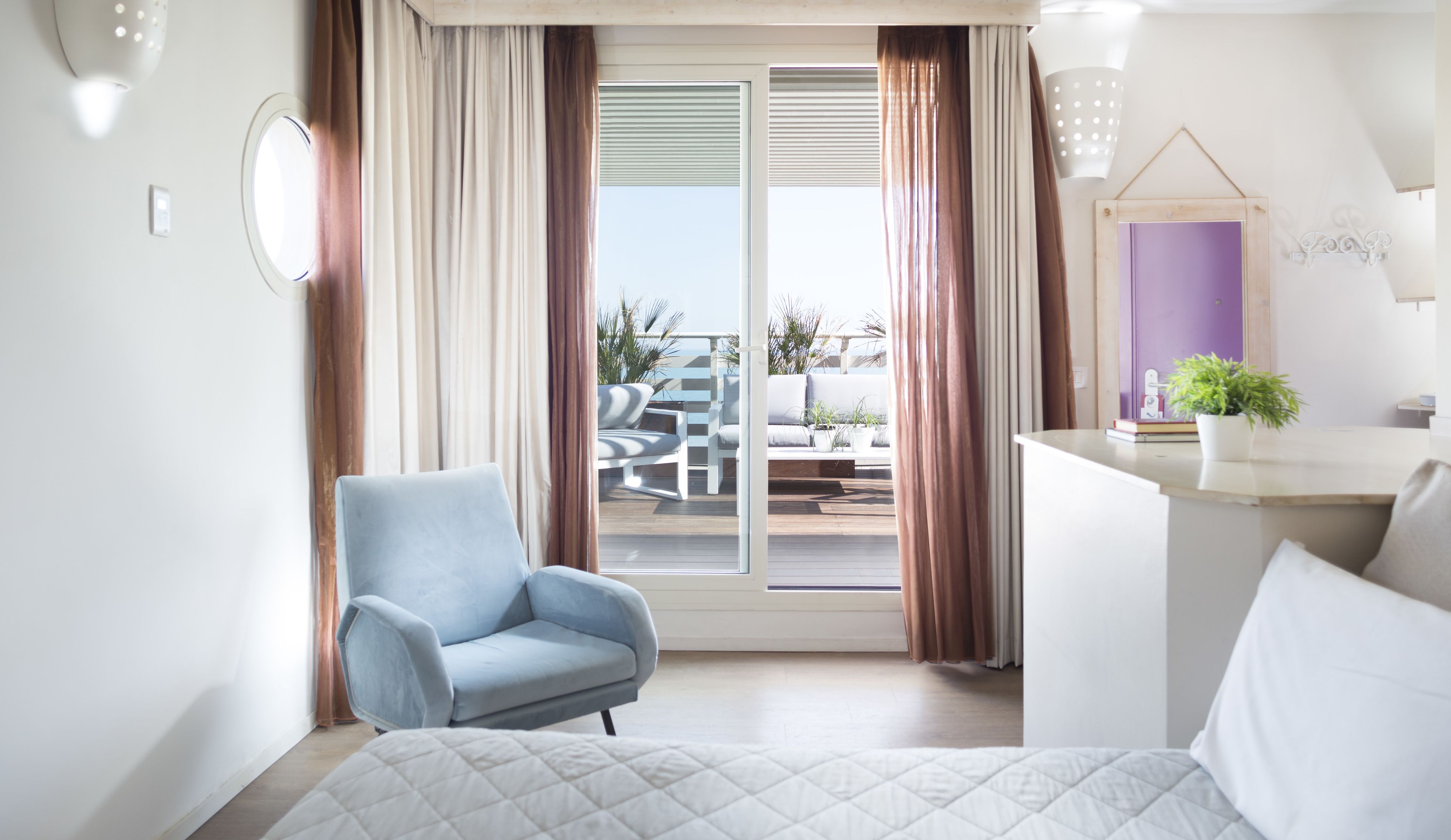 Doppia Superior, terrazzo, fronte mare | Minibar, una cassaforte in camera, con stile personalizzato