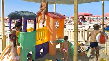 Area giochi per bambini (all'aperto)