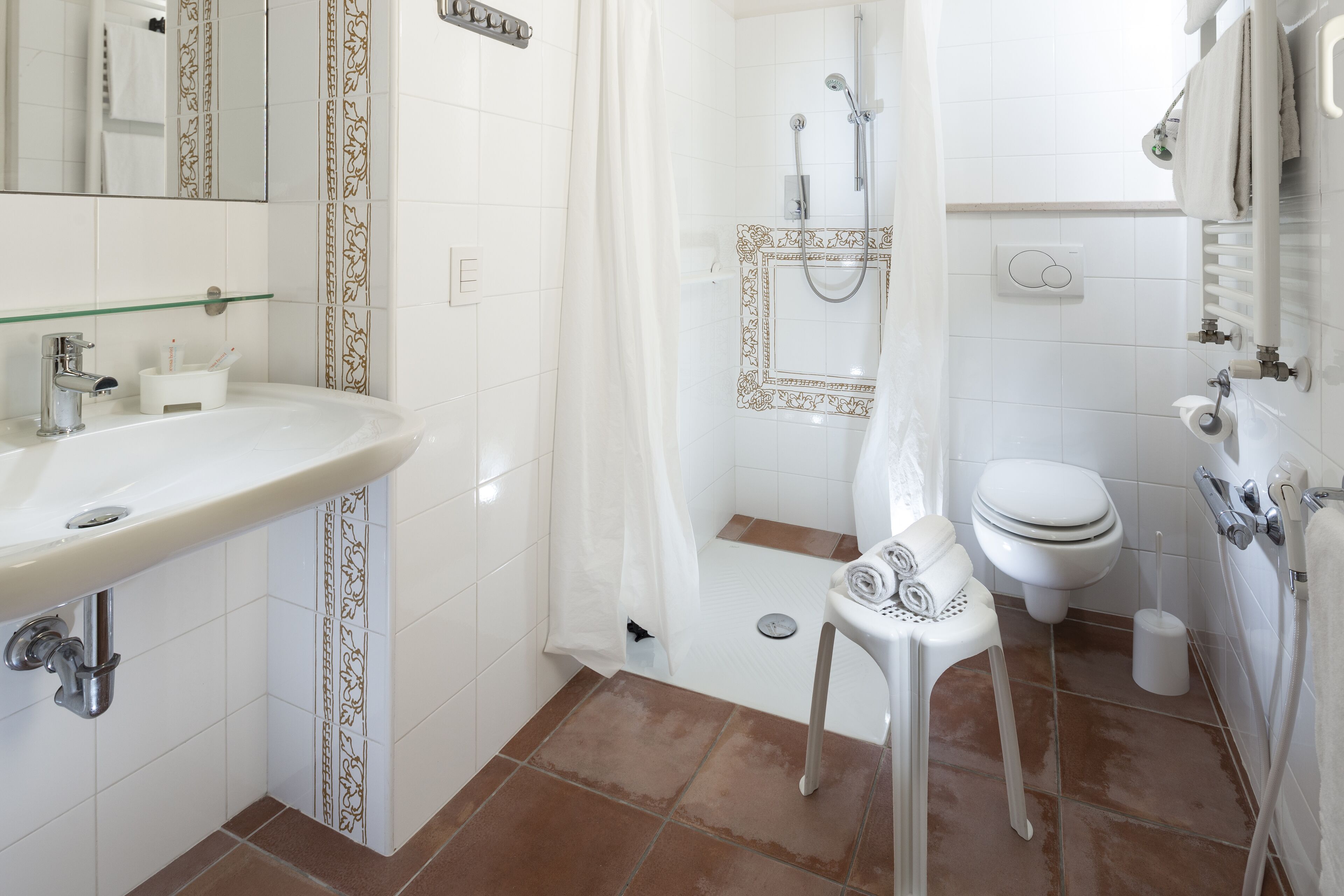 double room | bathroom | shower, free toiletries, hair dryer, towels
