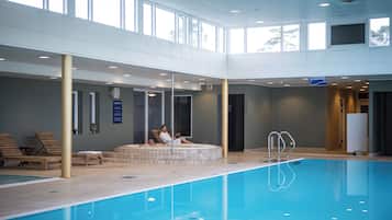 Indoor pool, pool loungers