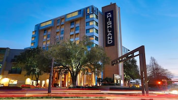 The Highland Dallas, Curio Collection by Hilton