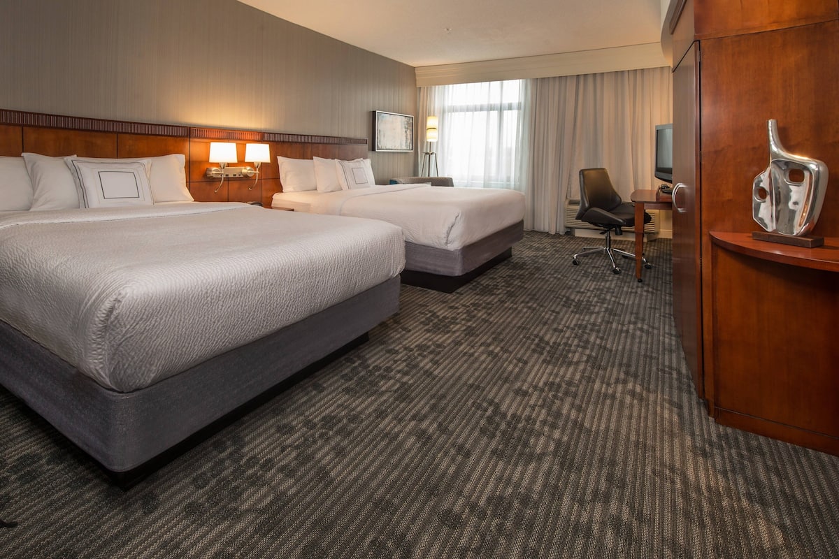 In-room safe, desk, laptop workspace, blackout curtains