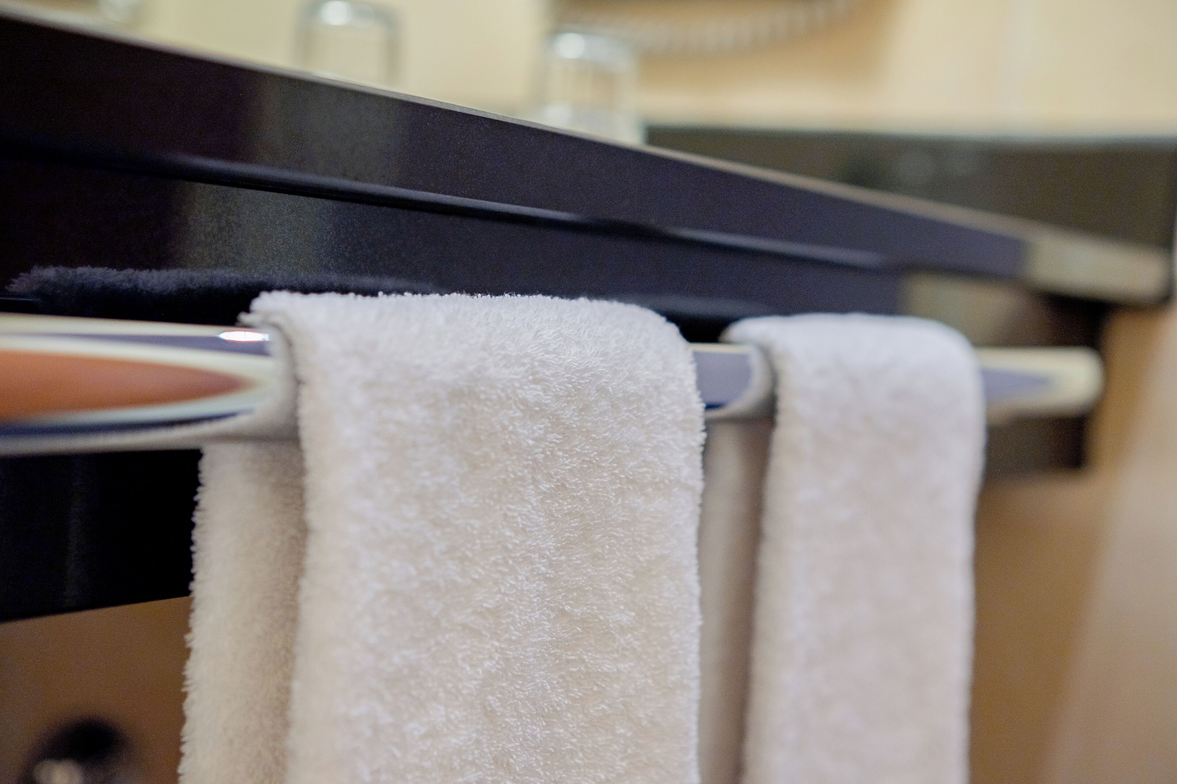 combined shower/bathtub, eco-friendly toiletries, hair dryer, towels