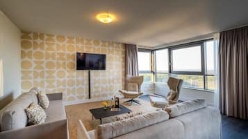 低過敏寢具、客房內保險箱、書桌、筆電工作空間