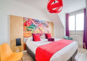 Superior Room, 1 King Bed, Non Smoking | Premium bedding, minibar, in-room safe, desk - Best Western Le Vinci Loire Valley (Amboise)