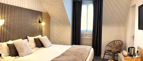 Superior Room, 1 King Bed, Non Smoking