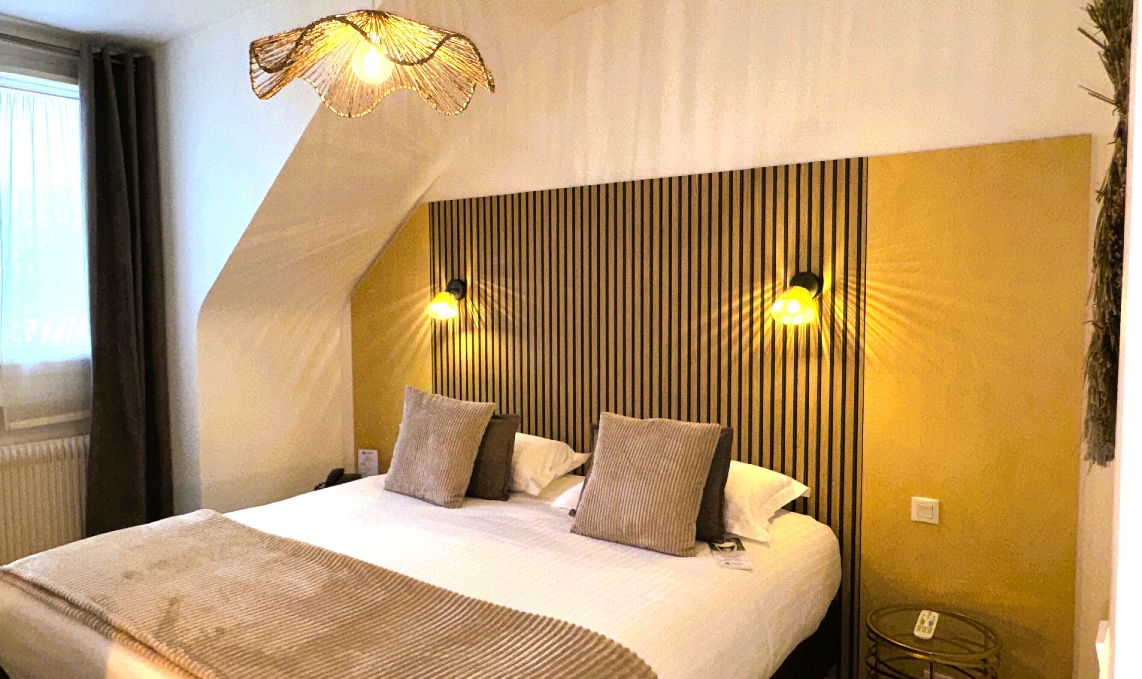 Superior kamer, 1 kingsize bed, niet-roken | Luxe beddengoed, een minibar, een kluis op de kamer, een bureau