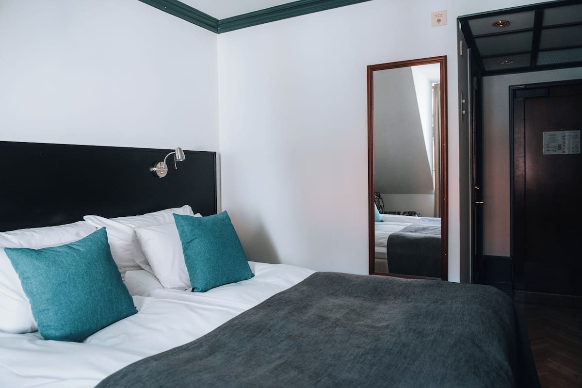 1 bedroom, down comforters, minibar, in-room safe