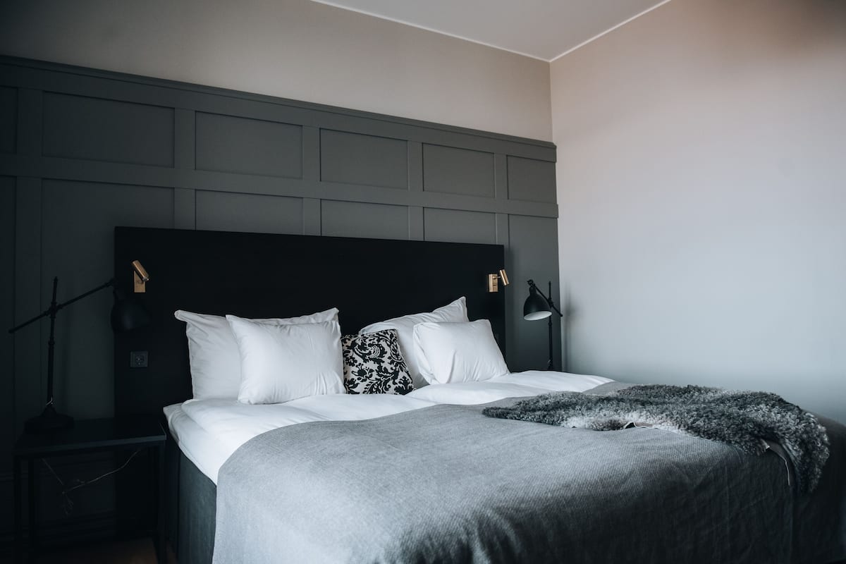 Deluxe Double Room, 1 Queen Bed, Non Smoking | 1 bedroom, down comforters, minibar, in-room safe