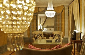 Suite, 1 Queen Bed, Non Smoking | Down comforters, minibar, in-room safe, desk