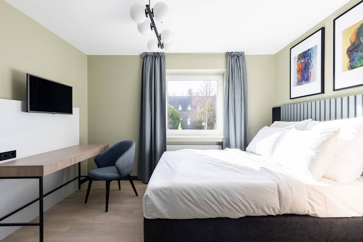 Medium Studio with Kitchenette | Premium bedding, in-room safe, individually decorated