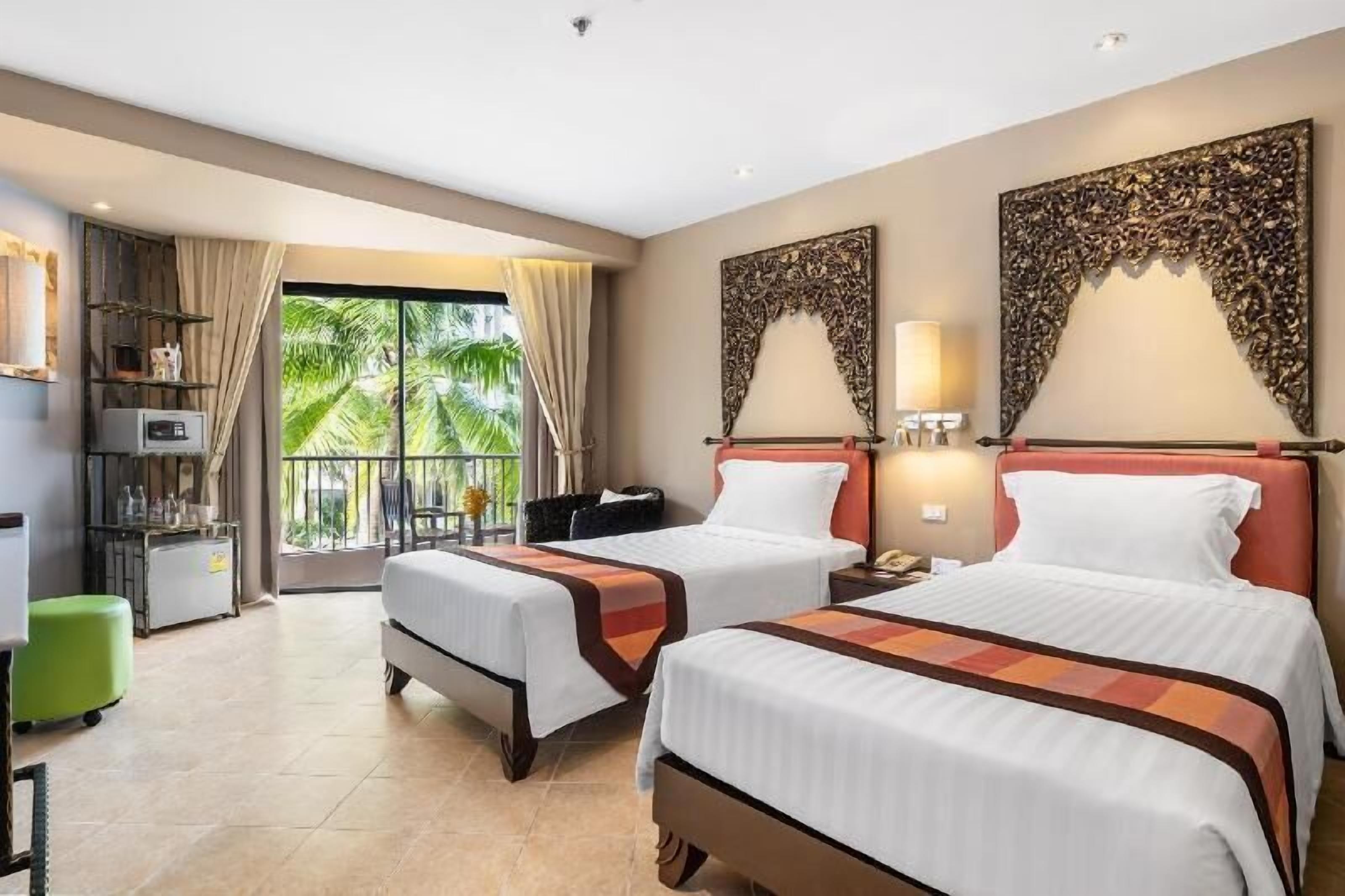 In-room safe, free WiFi