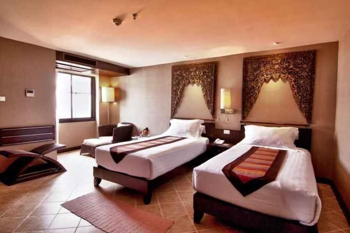 Minibar, in-room safe, individually furnished, desk