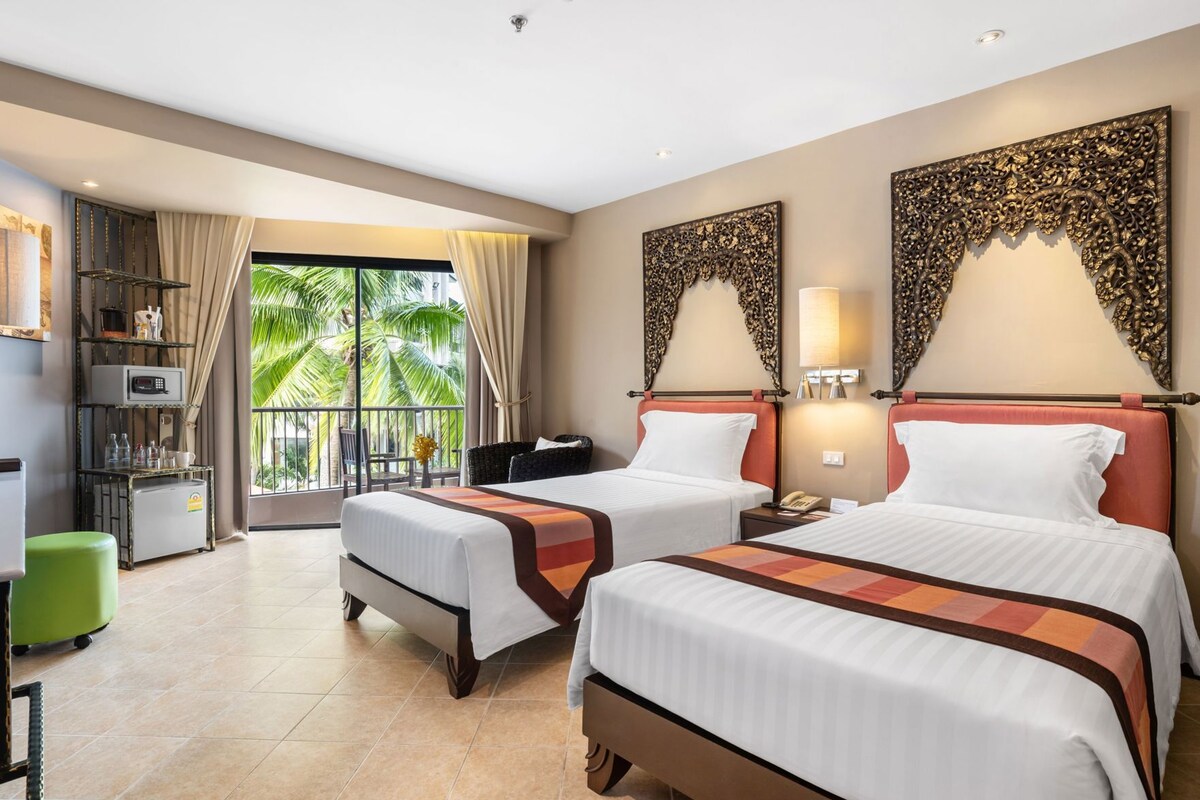 In-room safe, WiFi (free)