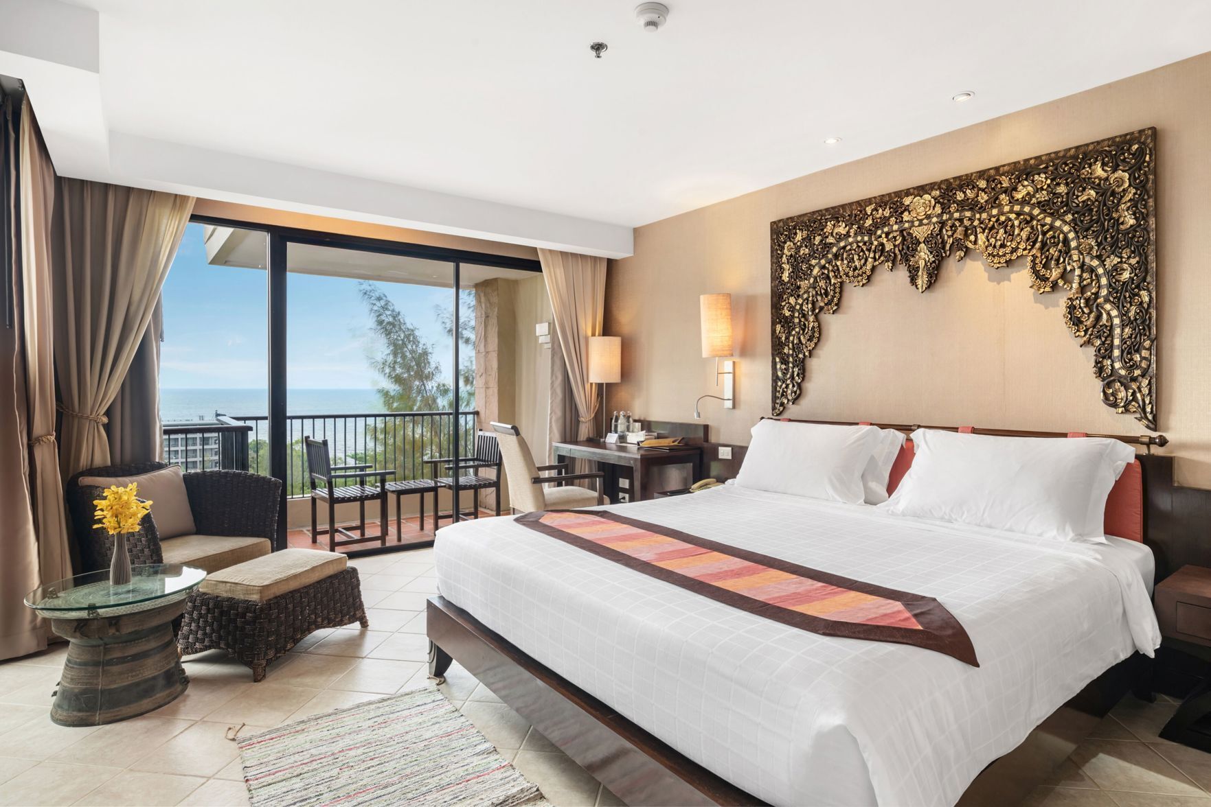 In-room safe, free WiFi