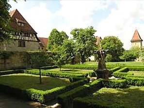 Garden - Burg-Hotel Relais du Silence (Rothenburg ob der Tauber)