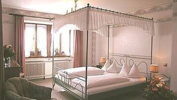 Minibar, in-room safe, individually decorated, desk