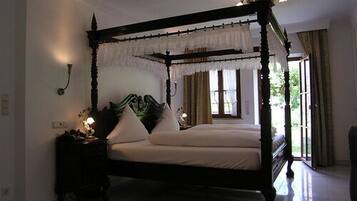 Minibar, in-room safe, individually decorated, desk