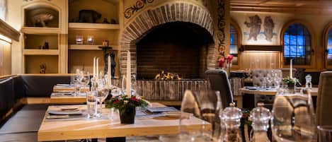 4 restaurants servant le petit déjeuner, spécialités Cuisine française