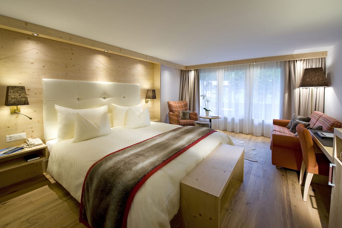 comfort double room, balcony | 1 bedroom, minibar, in-room safe, desk