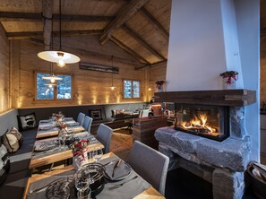 4 Restaurants; Frühstück, Mittagessen und Abendessen werden serviert