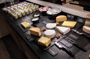 包含每日自助早餐