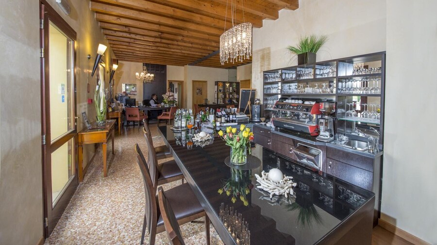 Hotel Venice Resort Airport