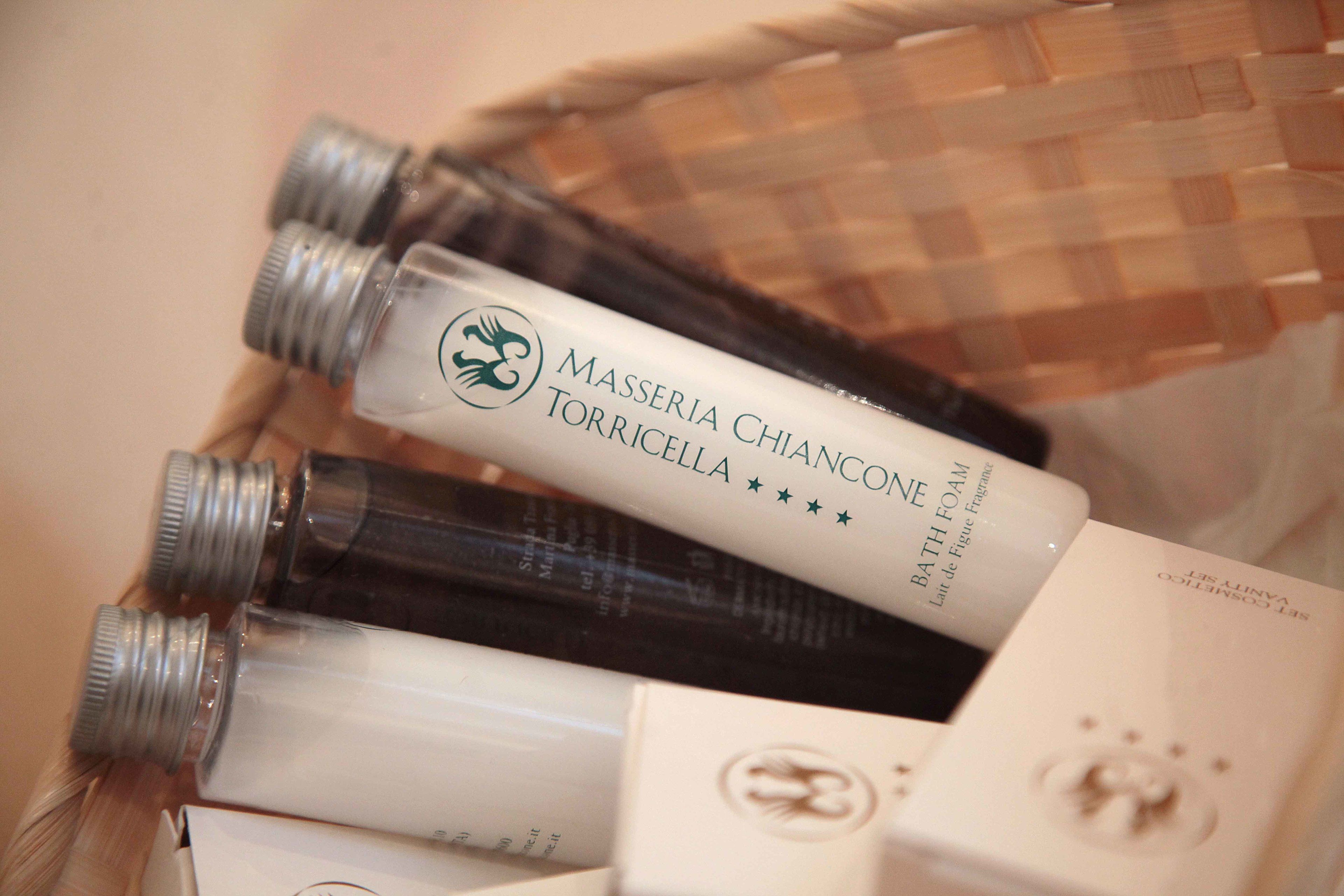 shower, free toiletries, hair dryer, bidet