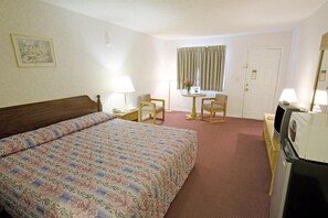 Blackout curtains, free WiFi, bed sheets, alarm clocks - Americas Best Value Inn Jonesville (Jonesville)