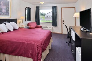 Room, 1 King Bed, Non Smoking | Desk, iron/ironing board, free WiFi, bed sheets