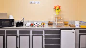 Free daily continental breakfast