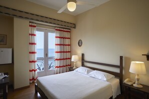 Standard Room | Minibar, in-room safe, desk, iron/ironing board - Doma (Chania)