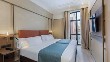 Couette en duvet d'oie, minibar, coffres-forts dans les chambres, bureau