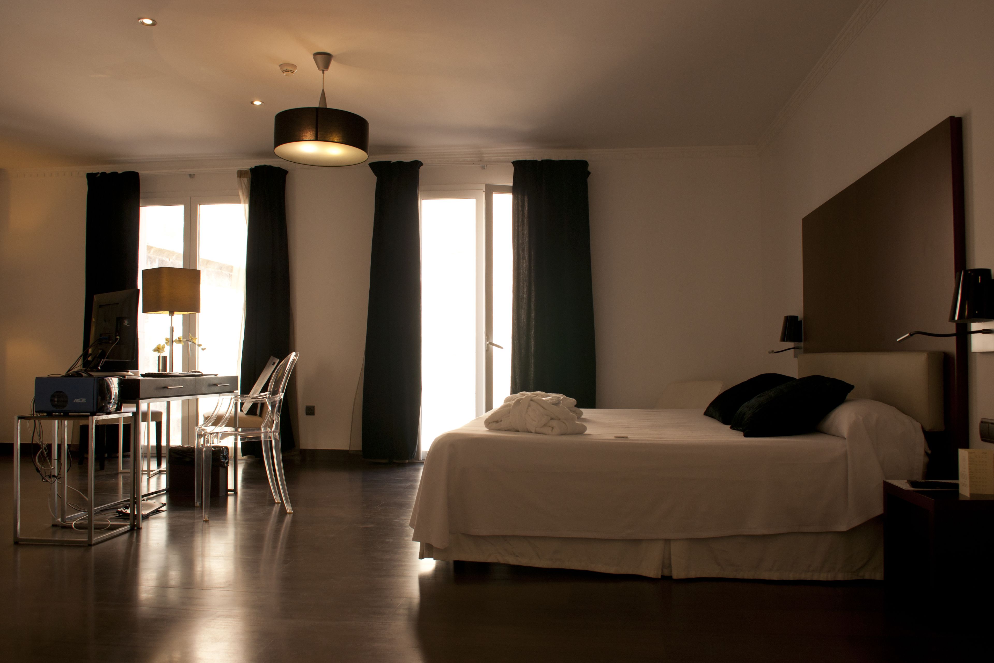 junior suite | premium bedding, minibar, in-room safe, desk