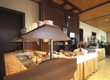 Buffet. Hotel-Restaurant & Gästehaus Löwen
