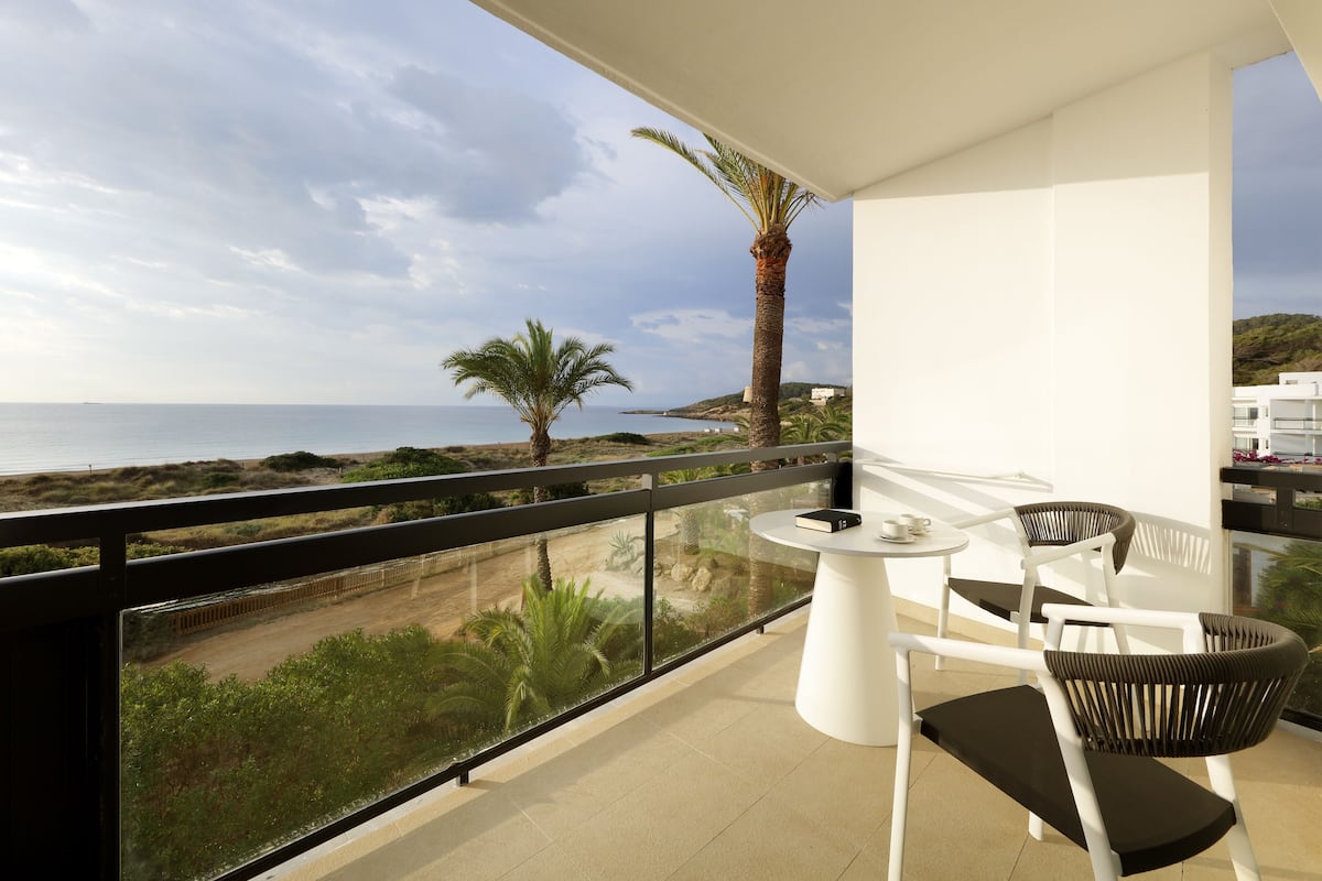 Junior Suite, Sea View | Beach/ocean view