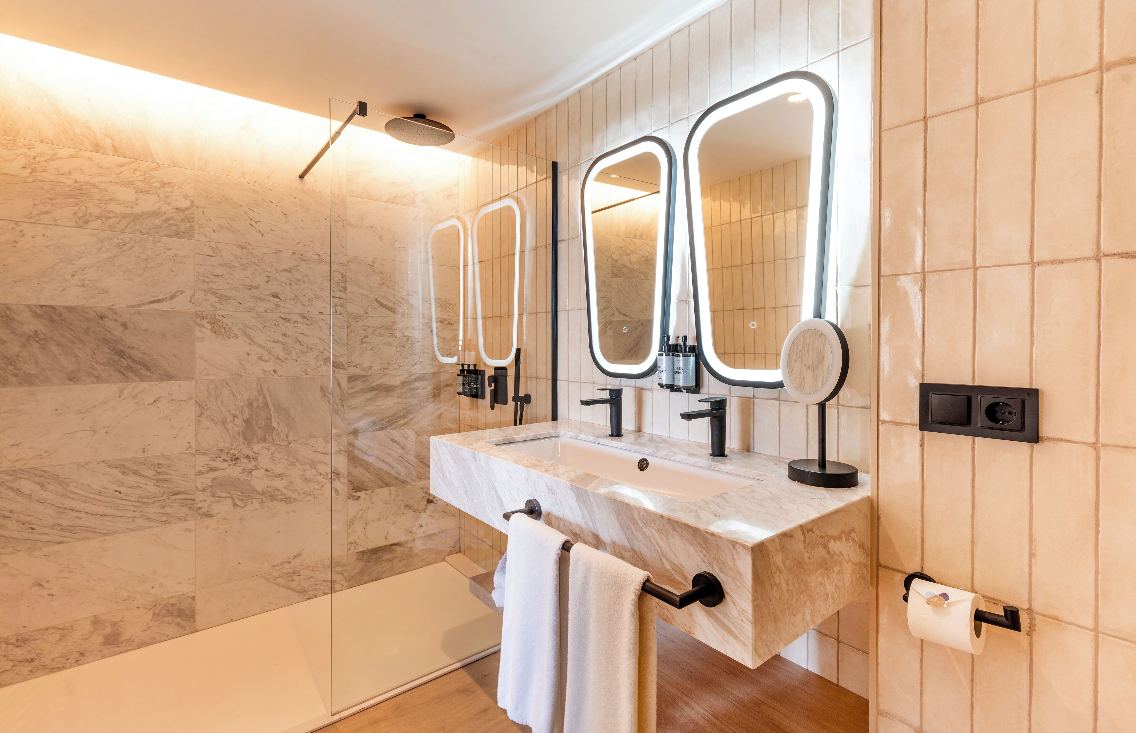 suite, garden view | bathroom | shower, rainfall showerhead, free toiletries, hair dryer