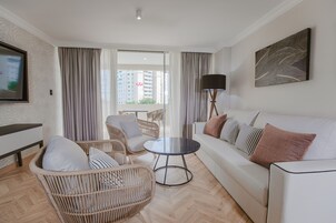 Master Suite Pool View | Minibar, in-room safe, individually decorated, individually furnished