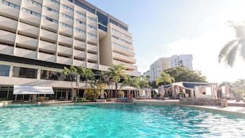 2 outdoor pools, free pool cabanas, pool umbrellas