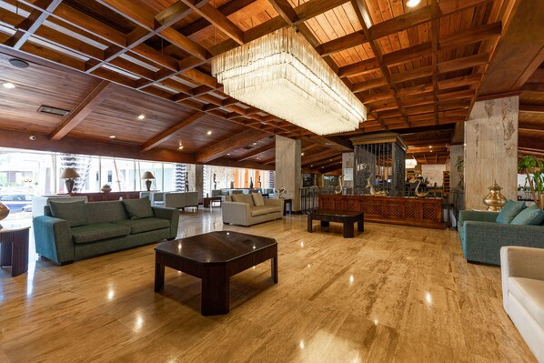 Lobby sitting area - Dominican Fiesta Hotel (Santo Domingo)