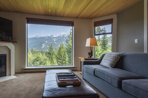 32-inch LCD TV with cable channels, TV, fireplace