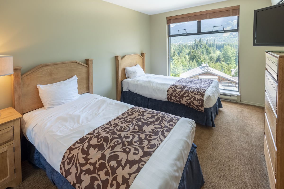 1 bedroom, desk, laptop workspace, iron/ironing board