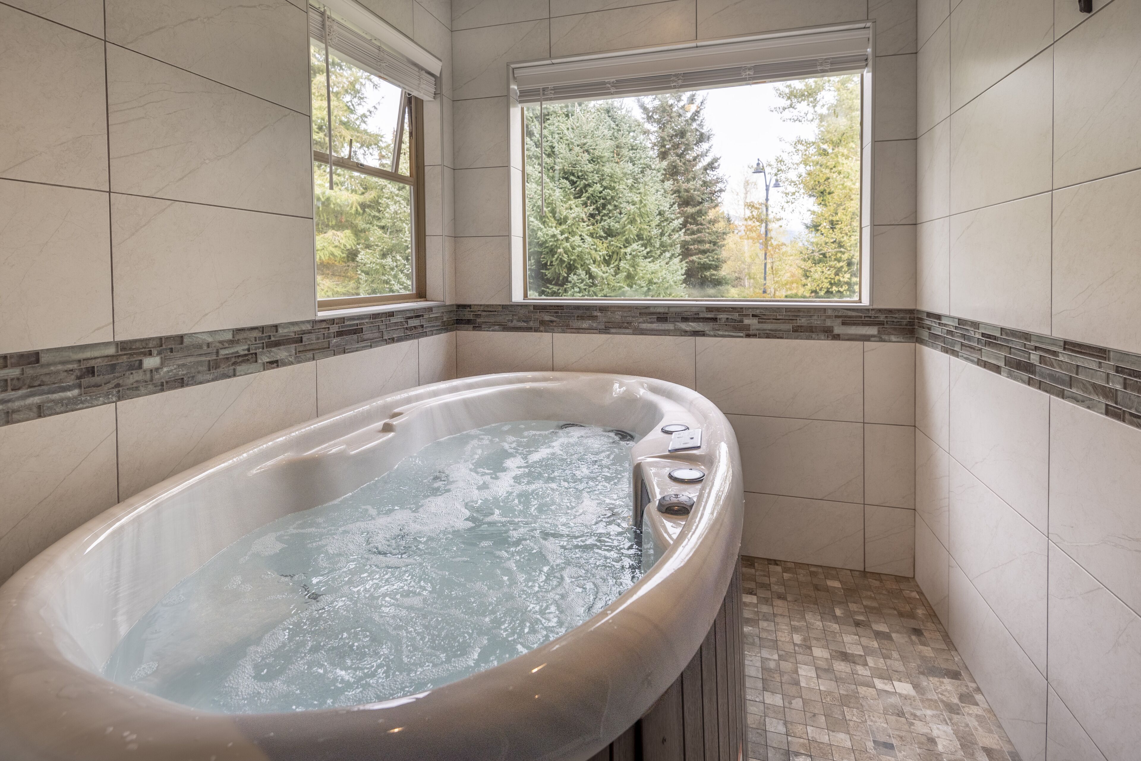 Casa de ciudad Deluxe, 2 habitaciones, patio (Unit 31) | Tina de hidromasaje