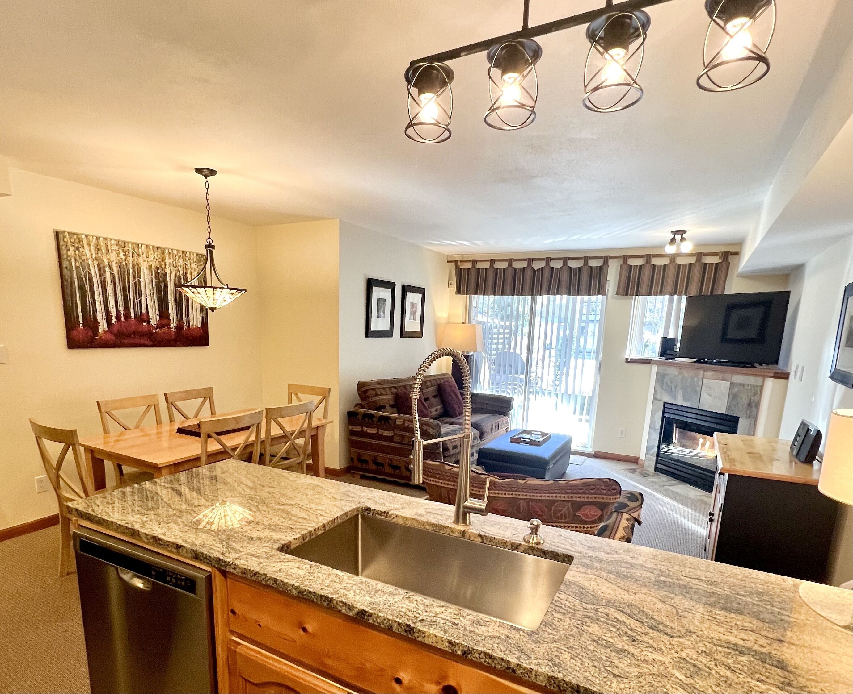 Deluxe Townhome, 2 Bedrooms, Patio (Unit 31) | Private kitchen | Full-sized fridge, microwave, oven, stovetop