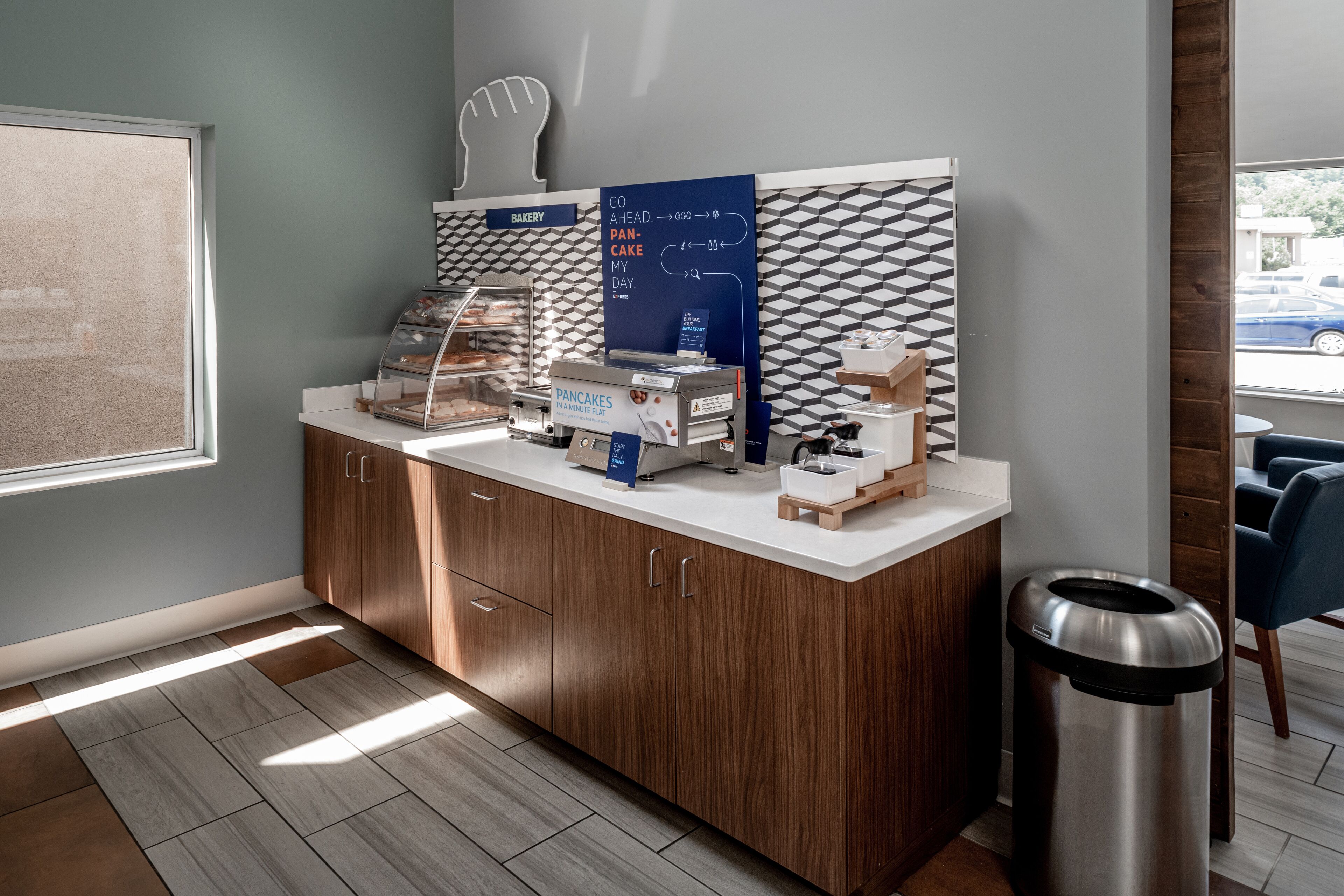 free buffet breakfast