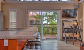 Deluxe Penthouse, Kitchen, Garden View | Garden view - Kohea Kai Hotel Maui (Kihei)