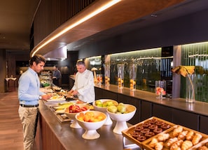 Daily buffet breakfast for a fee